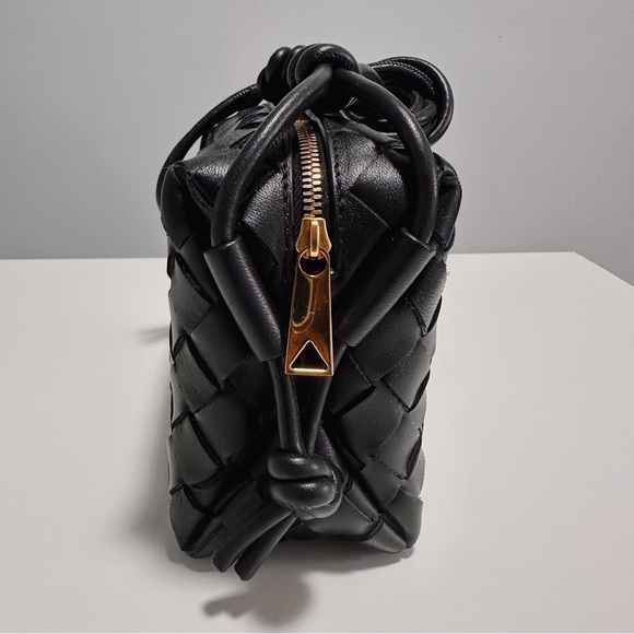 BOTTEGA VENETA - Mini Loop Camera Bag (Black) - Picture 2 of 6